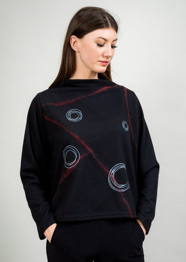 FUNNEL NECK SWETER WITH EMBOSSED FELTING